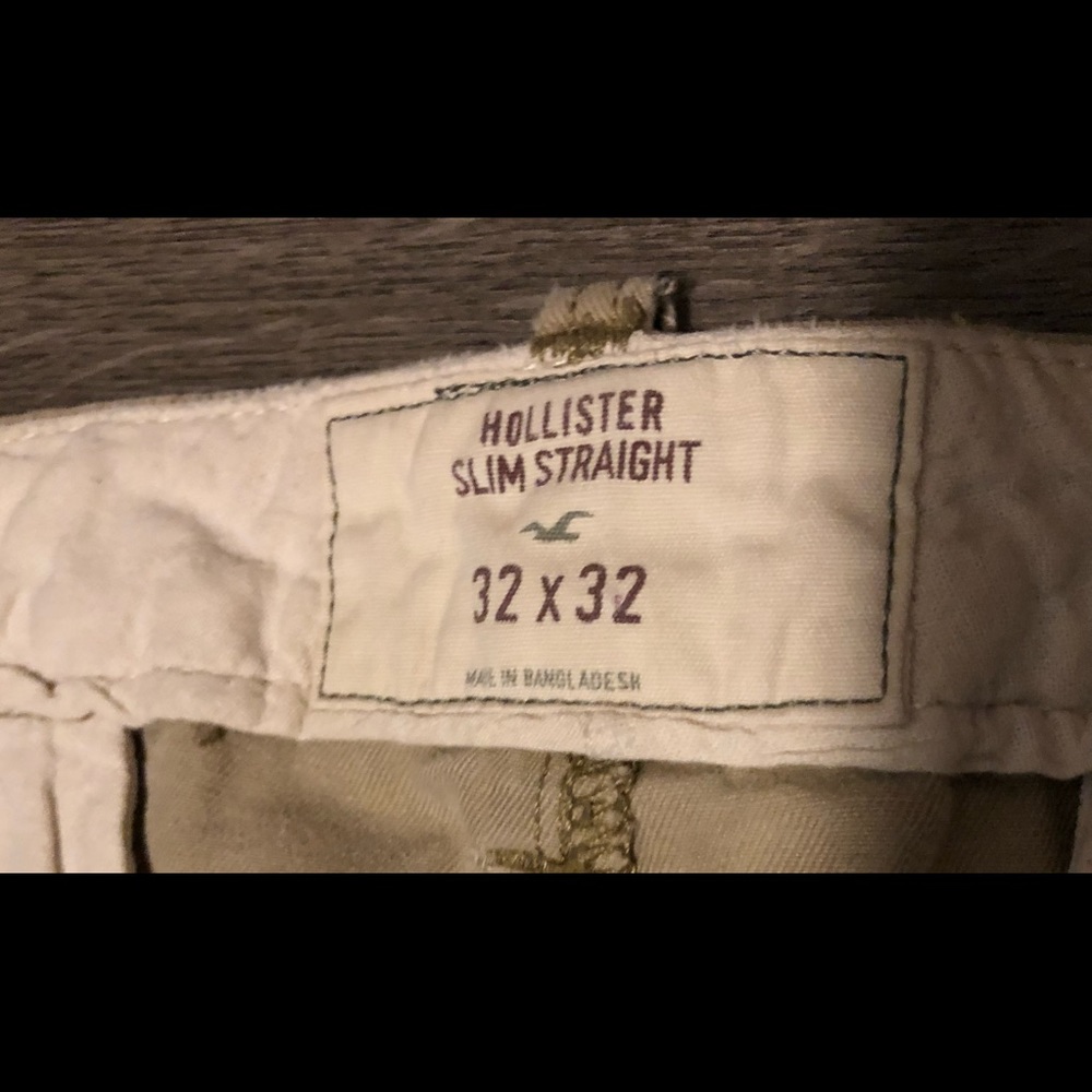 Hollister Khaki colored slim straight jeans. - Picture 4 of 8